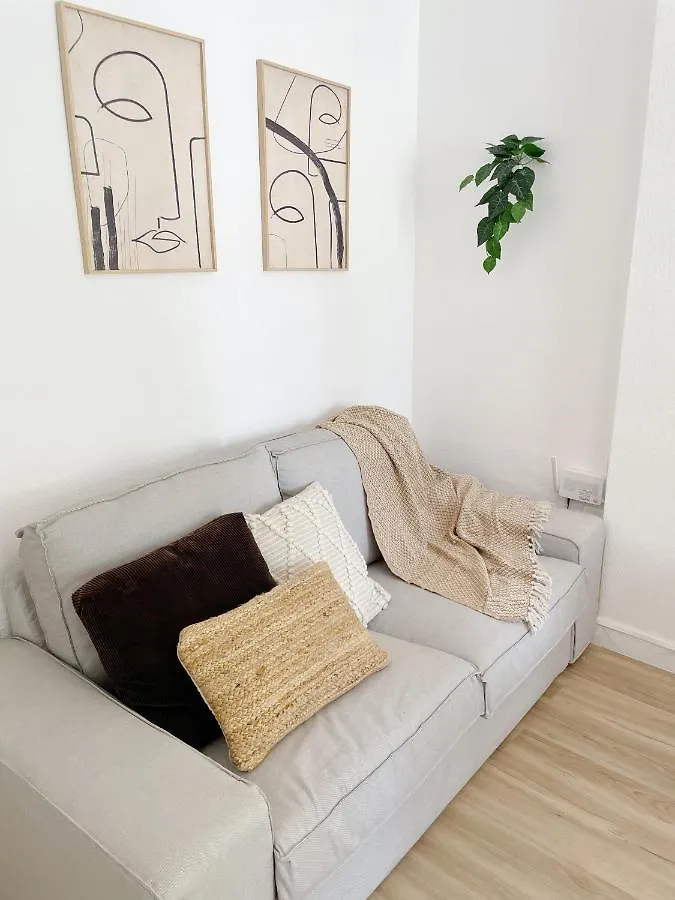 Calm Apartments Estepona Beach: Location, Beach & Old Town